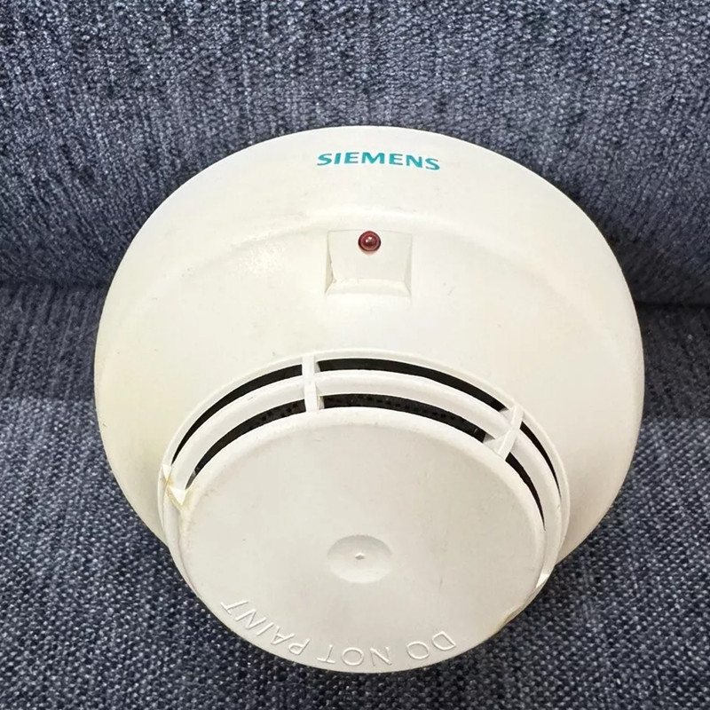 Siemens OP520 Point-Type Photoelectric Smoke Detector